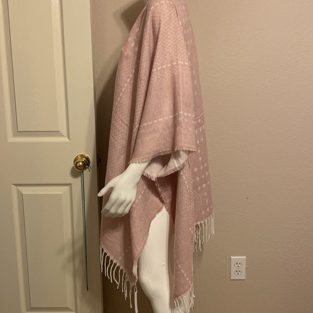 Gentle Fawn Kimono - Picture 3 of 9